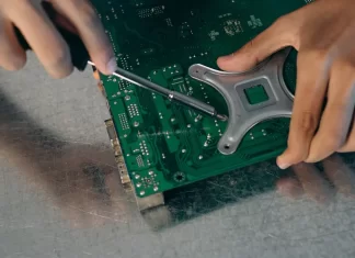 Jak wybrać komponenty elektroniczne do prototypu urządzenia 402-jak-wybrac-komponenty-elektroniczne-do-prototypu-urzadzenia.webp