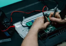 blelektronik.com.pl - 331-jak-sprawdzic-czy-silikon-uzywany-w-elektronice-nie-przewodz.webp